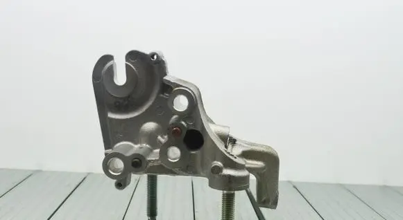 Ford Kuga II Other engine bay part DS7Q6030AF