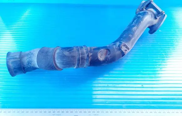 Opel Combo C Air intake duct part 560992646 13101636