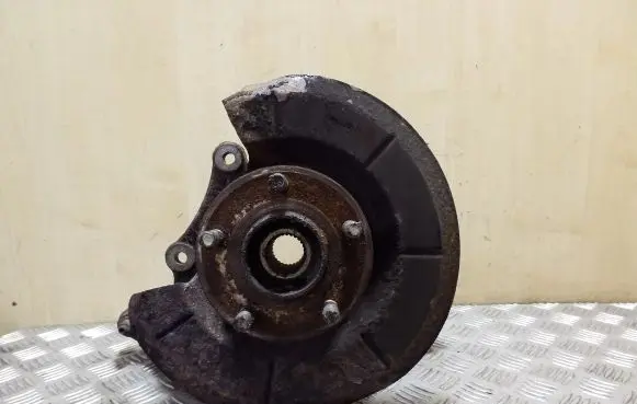 Ford Kuga II Rear wheel hub