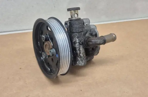 Volkswagen Sharan Power steering pump 7m0145157AA