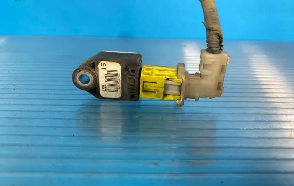 Toyota Auris 150 Airbag deployment crash/impact sensor 8917302050