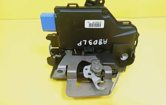 Audi A8 S8 D3 4E Front door lock 4E1837015