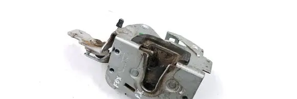 Volkswagen Fox Front door lock 5Z3837014