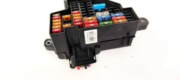 Volkswagen PASSAT B6 Fuse box set