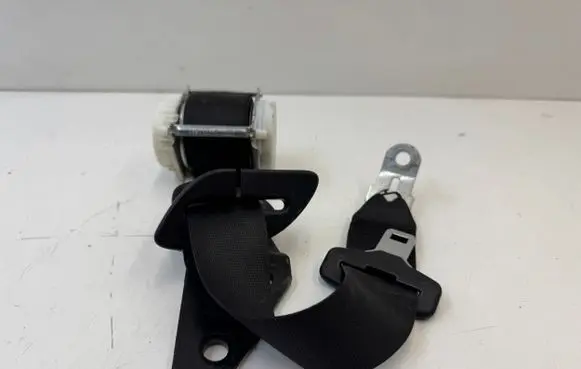 BMW M6 Rear seatbelt 7226440
