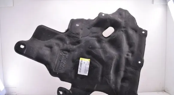Dacia Sandero III Heat shield in engine bay 679003804R