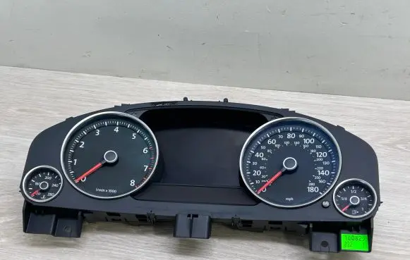 Volkswagen Touareg II Speedometer (instrument cluster) 7P6920980P 7P0920980B 0263677014