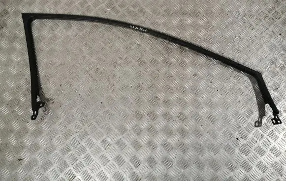 Toyota Avensis T270 Front door glass trim molding 676B005010 6766405010