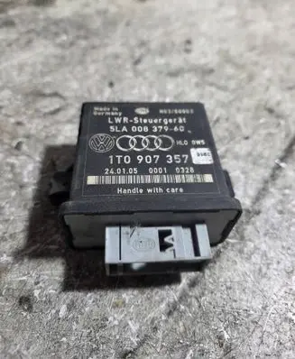 Volkswagen Golf IV Light module LCM 5LA00837960 1T0907357 00010328
