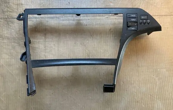 Toyota Prius (XW30) Radio/GPS head unit trim 5547447050