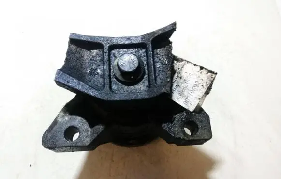 Ford Galaxy Engine mount bracket