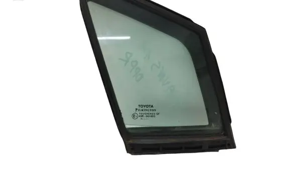 Toyota Avensis T270 Front door vent window glass four-door 43R001605