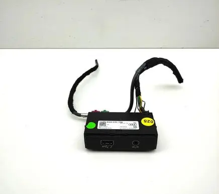 Audi Q5 SQ5 FY AUX in-socket connector 8W0035708