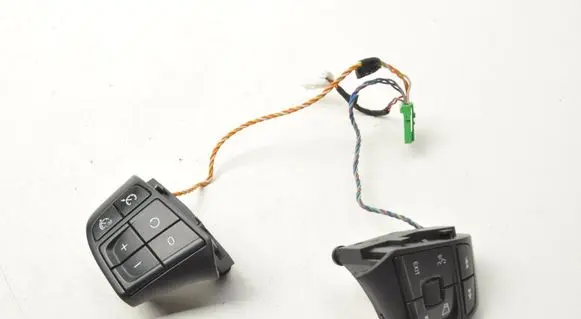 Volvo S60 Steering wheel buttons/switches 31318643