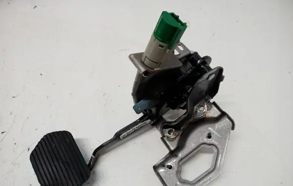 Citroen C3 Aircross Brake pedal 17668697942