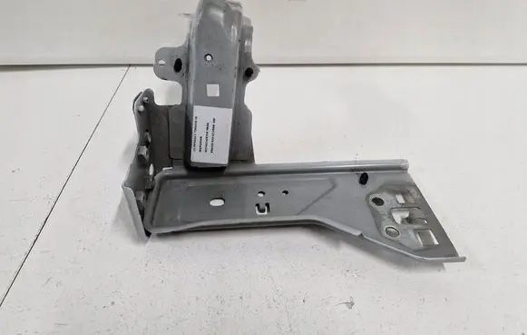 Renault Twingo III Fender mounting bracket 625123299R