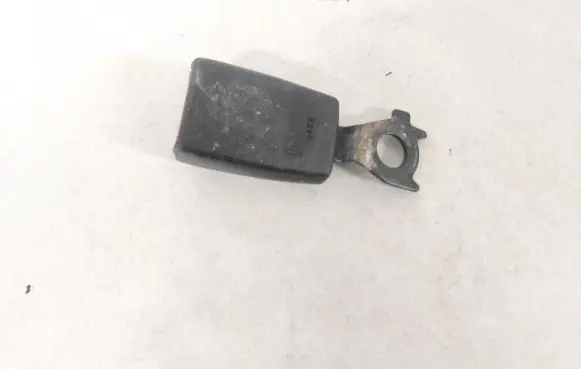Mitsubishi Grandis Rear seatbelt buckle g3657 031209e5x
