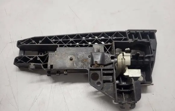 Front door exterior handle/bracket