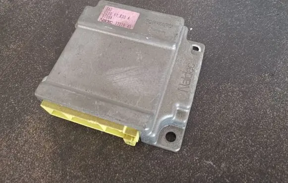 Mazda Premacy Airbag control unit/module C10057K30A 3321845