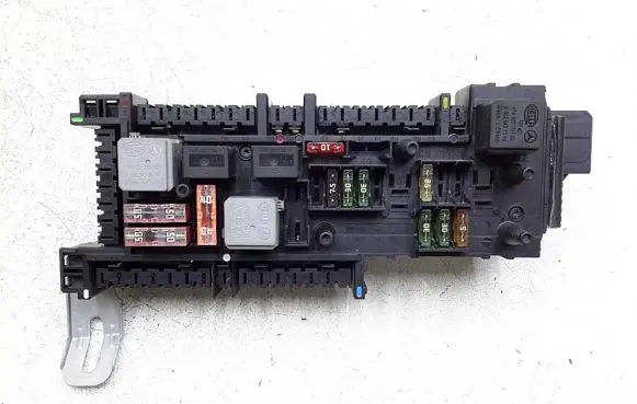 Mercedes-Benz C W204 Fuse module 016706581