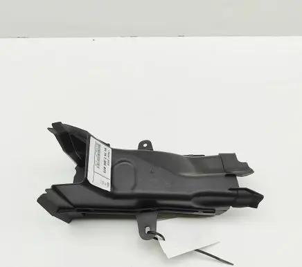 BMW 8 G16 Air intake duct part 7359813 51747359813