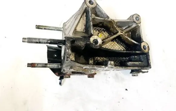 Citroen C3 Picasso Engine mounting bracket
