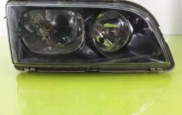 Volvo S40, V40 Headlight/headlamp