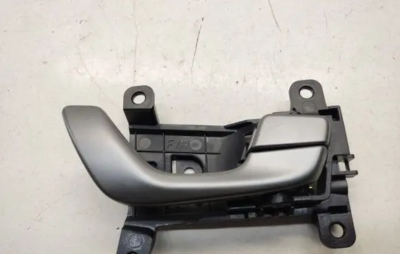 Hyundai Kona I Front door interior handle 82623J9000
