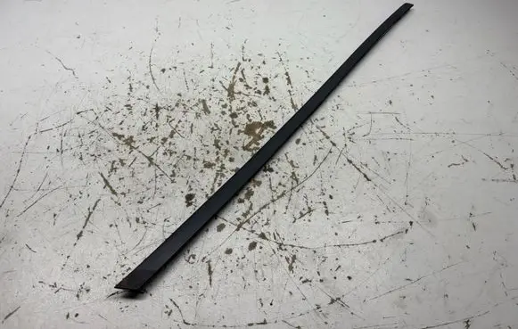 Volvo S80 Windshield trim 