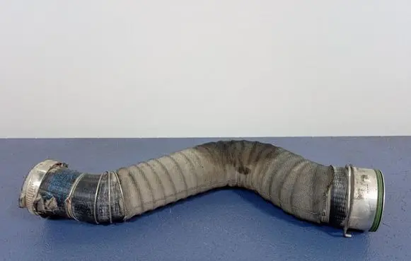 Audi Q7 4L Engine coolant pipe/hose 7L8145968A
