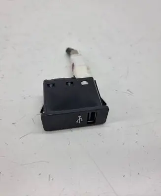 USB socket connector