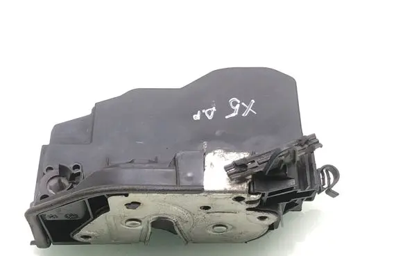 BMW X5 E70 Front door lock 7202144