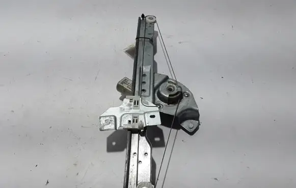 Dacia Sandero Front window lifting mechanism without motor