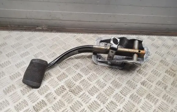 Jeep Grand Cherokee Brake pedal 68303341AB
