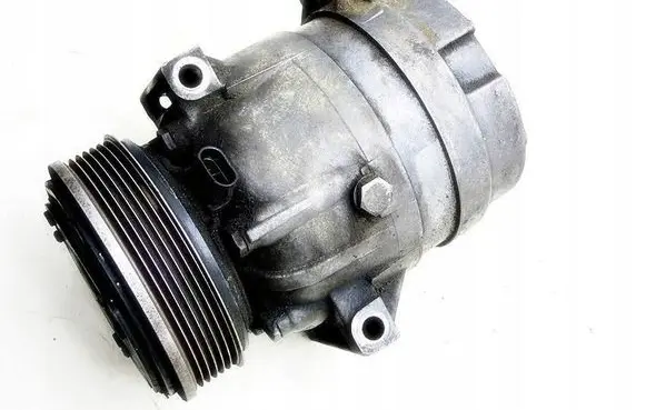 Renault Laguna I Air conditioning (A/C) compressor (pump) 7520177120