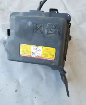 Peugeot 208 Fuse module 9672125080