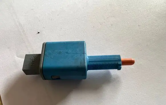 Renault Megane III Brake pedal sensor switch 253250005R 0065S