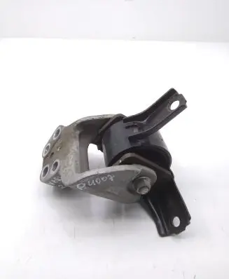 Peugeot 4007 Engine mount bracket