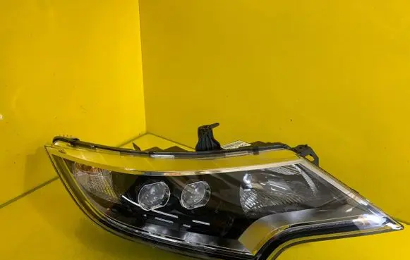 Honda Civic IX Headlight/headlamp 33100-TV0-E516-M1