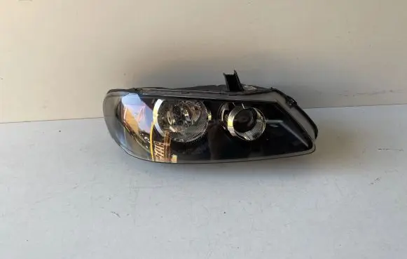 Nissan Almera N16 Headlight/headlamp 10016391