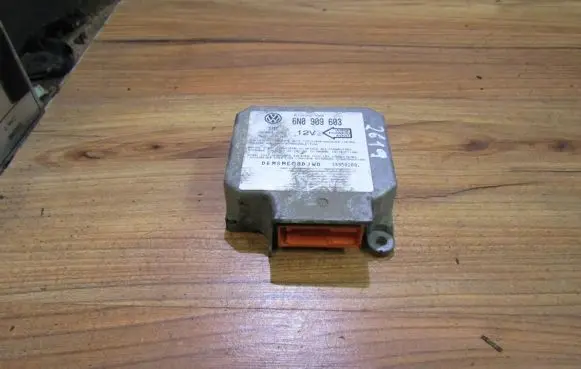 Volkswagen Golf III Airbag control unit/module 6n09099603