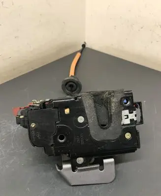 Audi A8 S8 D3 4E Front door lock 4E2837015