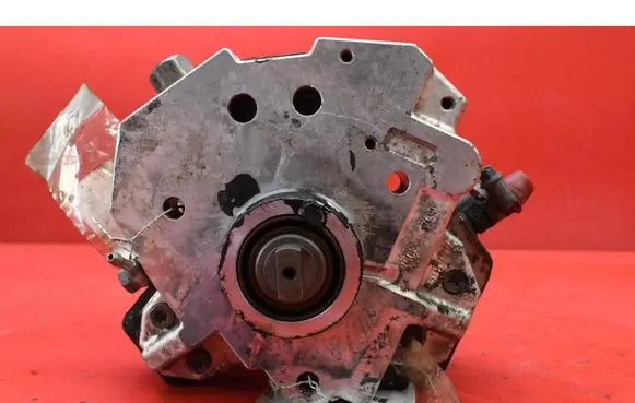 Volvo S80 Fuel injection high pressure pump 0445010043