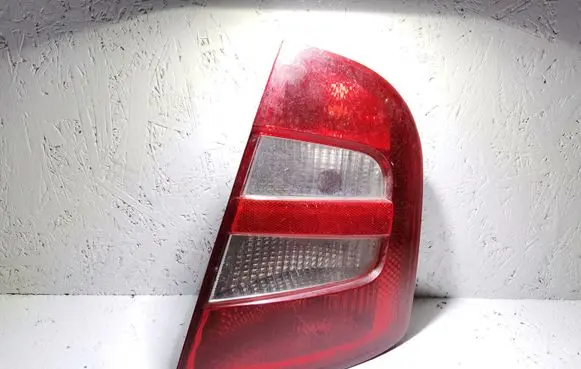 Skoda Fabia Mk1 (6Y) Rear/tail lights 6Y6945096B