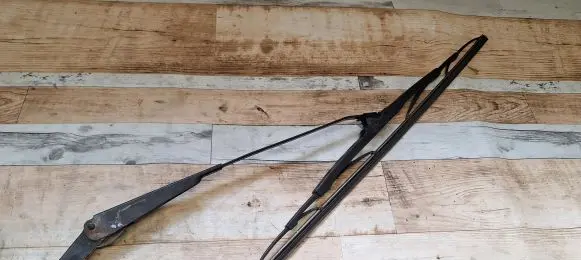Nissan Almera Tino Rear wiper blade arm