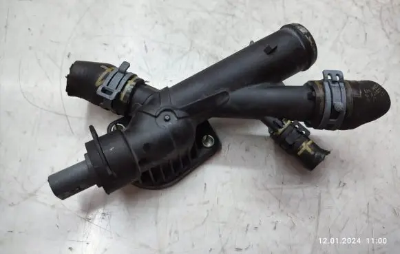 Volkswagen Tiguan Thermostat housing 