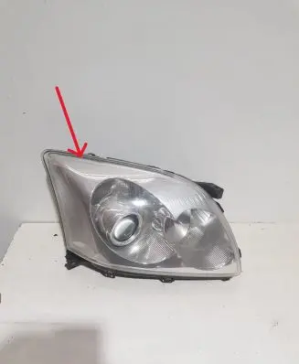 Toyota Avensis T250 Headlight/headlamp