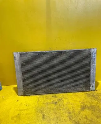 BMW 5 E60 E61 Coolant radiator