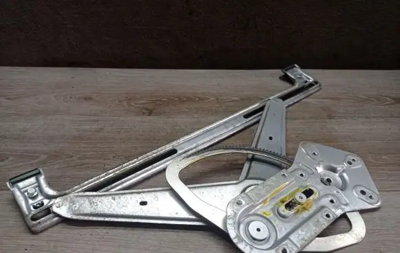 Volvo C30 Front window lifting mechanism without motor 983165102RH