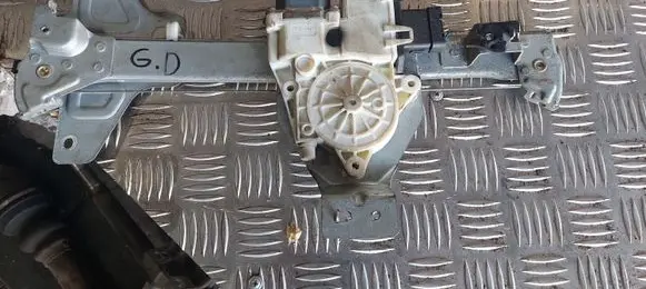 Citroen C4 I Rear window lifting mechanism without motor